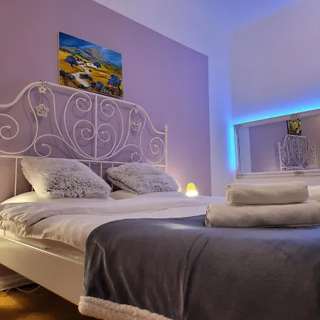 Kronhome Enescu Apartment *